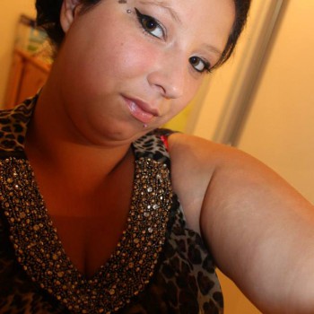 Silviane - Cougar sex à Vogorno Profil de Silviane, 30 ans, Cougar sex à Vogorno (Tessin)