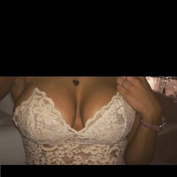 Perrine - Cougar sex à Mirchel Profil de Perrine, 26 ans, Cougar sex à Mirchel (Berne)